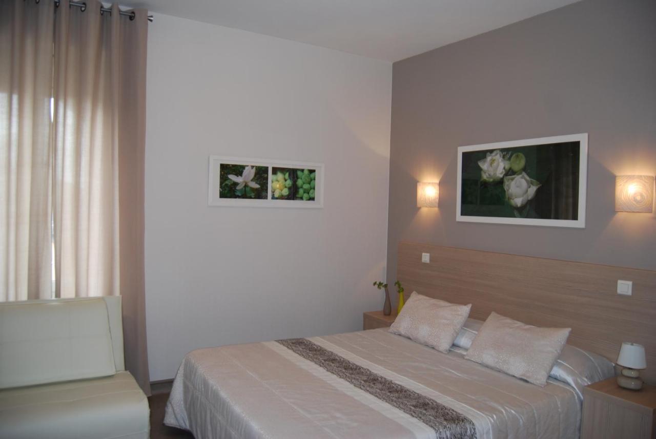 Logis Hotel Restaurant Du Midi - Rodez Centre Екстер'єр фото