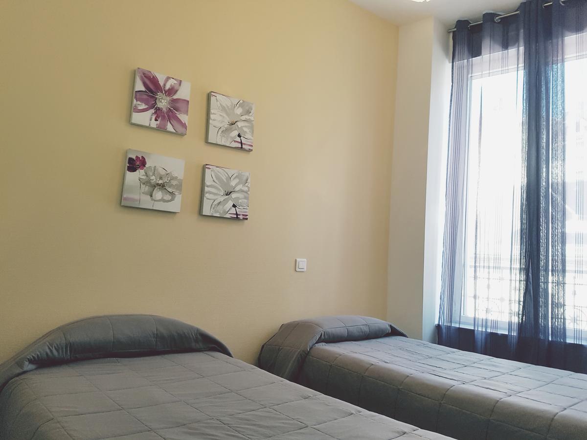 Logis Hotel Restaurant Du Midi - Rodez Centre Екстер'єр фото